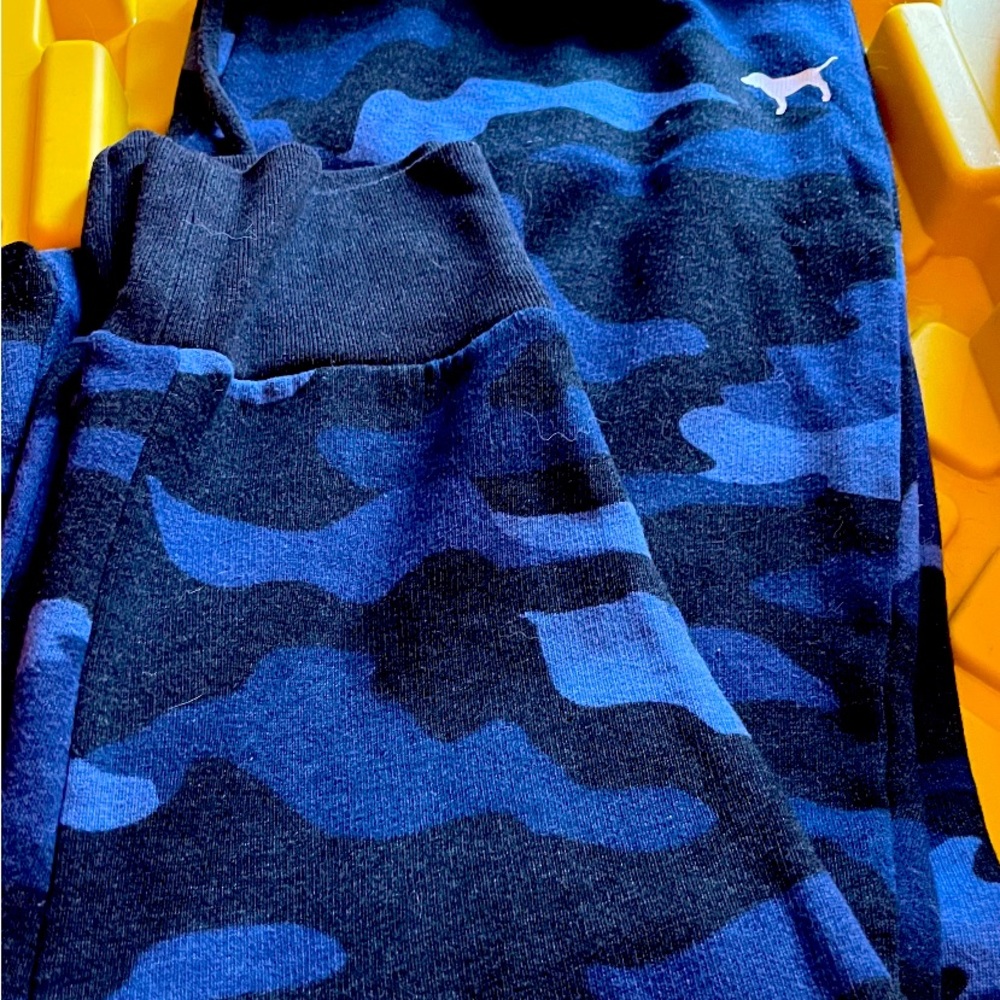 VS/PINK gently used camo sweatsuit large